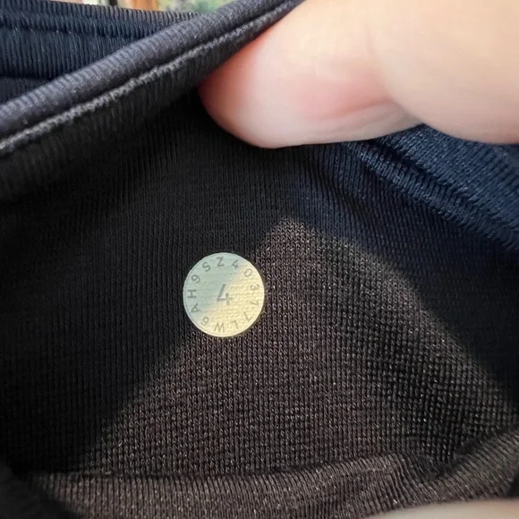 Lululemon women’s extra mile crop size 4 - Picture 4 of 8